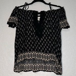 Forever 21 Small Black Short Sleeve Cold Shoulder Top with Adjustable Straps
